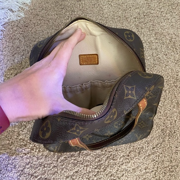 Adorable and authentic Louis Vuitton purse - Picture 4 of 5